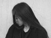 女生侧脸头像黑白伤感-爱微控